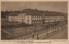 Państw. Gimn. im. St. Batorego w Warszawie : 2. Og&oacute;lny widok i place tenisowe