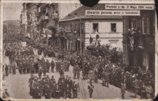 Pochód z dn. 3 Maja 1916 roku : Otwarcie pochodu wraz z Sokołami