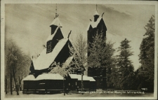 Bierutowice : świątynia Wang zimą