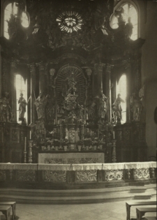 Bolesławiec : ołtarz gł&oacute;wny w kościele parafialnym