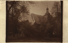 Gołkowice : widok na wieżę kości&oacute;łka drewnianego