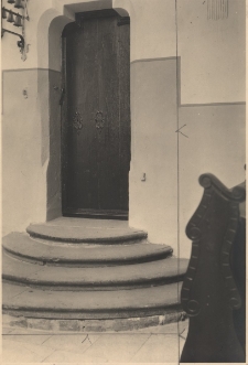 Jemielnica : dawne drzwi do kościoła