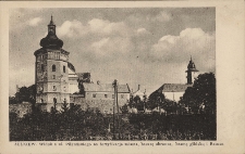 Żółkiew : widok z ul. Piłsudskiego na fortyfikacje miasta, basztę obronną, bramę glińską i ratusz