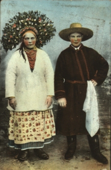 Ukraina : para w strojach ludowych